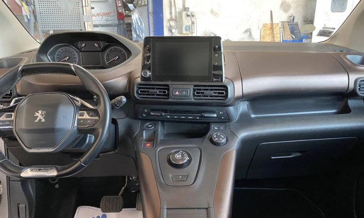 Nettoyage intérieur de voiture à Bourgoin-Jallieu et sa région. WASHER Auto