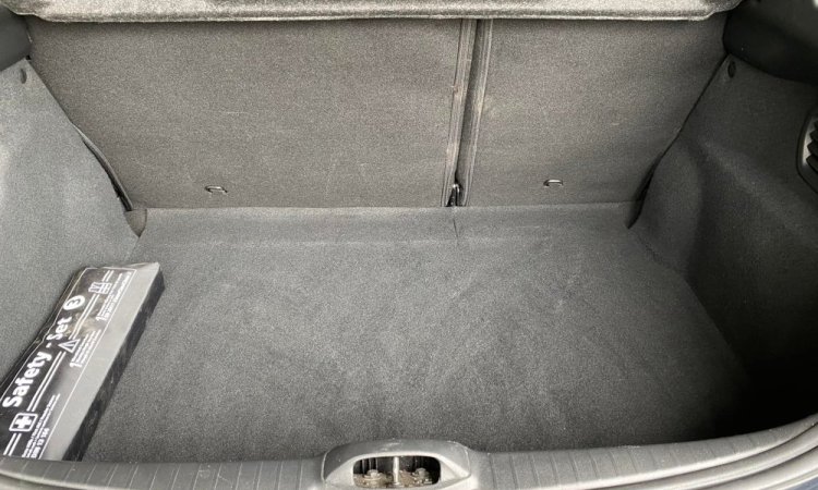 Nettoyage intérieur de voiture à domicile à Saint Priest. WASHER-AUTO